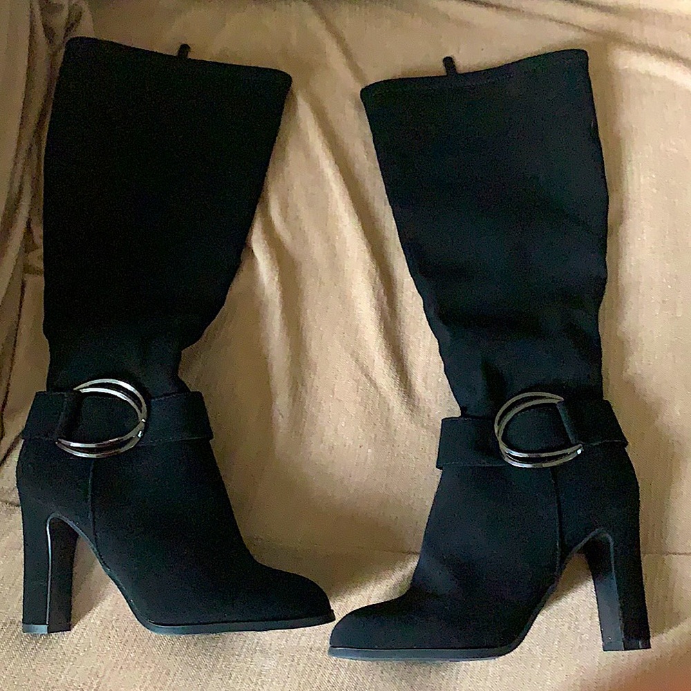 New never worn , Black IMPO boots ,size 5.5